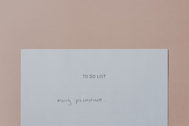 Image showing a paper with the words to do list mainly procrastinate on it
